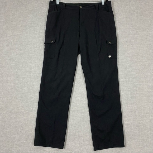 Wind River Black Outdoor Cargo Pants with Straight-Leg Fit - Picture 1 of 13